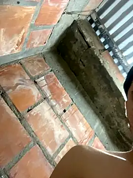 Snapshot of Dani-202p chatting on 09-23-25, 06:16 Dani-202p online show from 09-23-25, 06:16