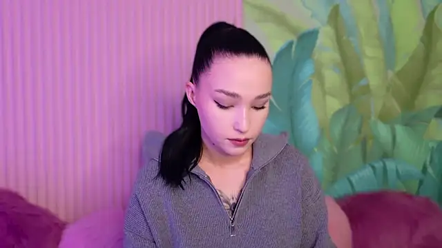 Amanda Choi online show from 10-11-25, 05:28