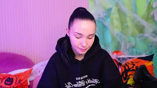 Amanda Choi online show from 10-25-25, 05:26