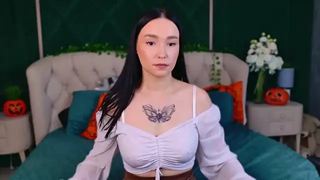 Amanda Choi online show from 10-26-25, 10:32