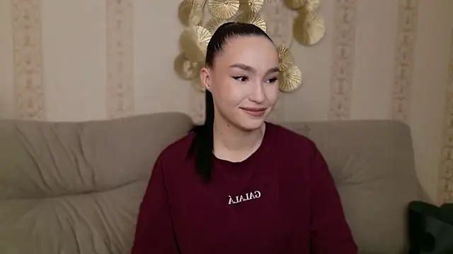 Amanda Choi online show from 11-04-25, 05:28