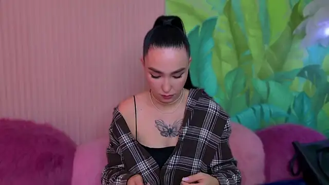 Amanda Choi online show from 11-15-25, 10:34