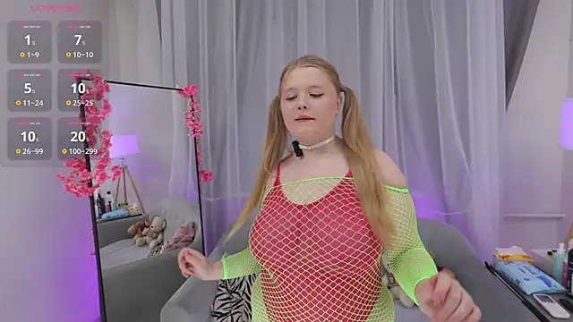  Luna Sweety  online show from 10-04-25, 09:13