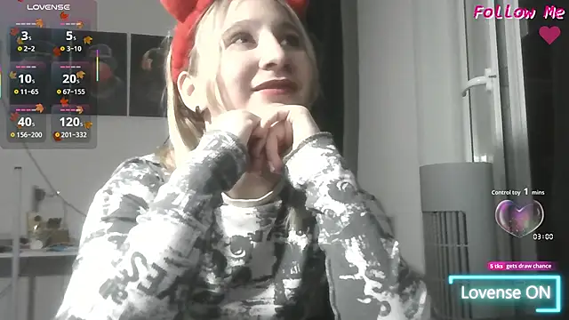 Snapshot of ChristinaFivePlus chatting on 10-09-25, 05:22 ChristinaFivePlus online show from 10-09-25, 05:22