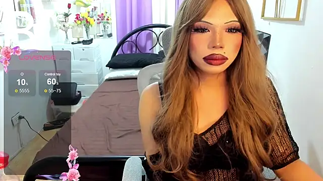 Snapshot of Lovely_naughtyLeii chatting on 11-01-25, 05:31 Lovely naughtyLeii online show from 11-01-25, 05:31