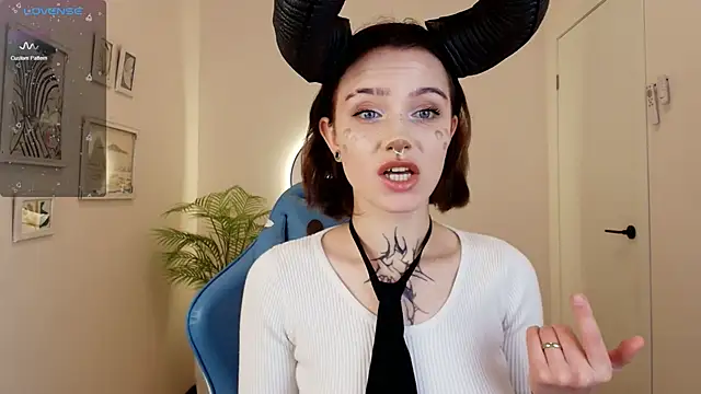 Elastikisss online show from 10-28-25, 02:26