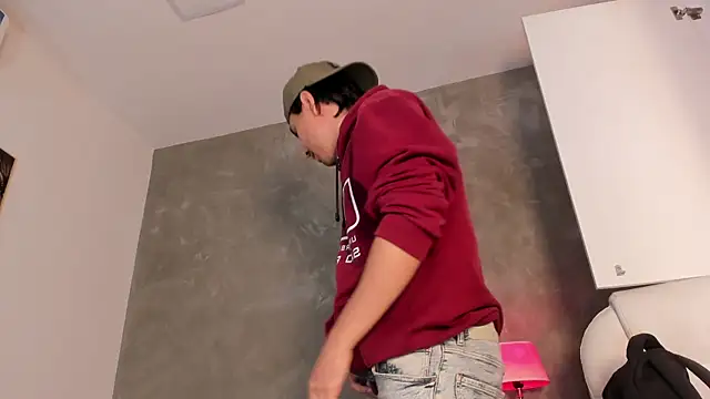 dylan cross  online show from 01-09-26, 11:24