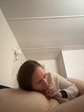 Foxy-lover online show from 10-19-25, 08:53