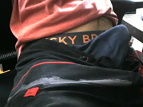 Snapshot of VikernesCam chatting on 11-05-25, 08:31 VikernesCam online show from 11-05-25, 08:31