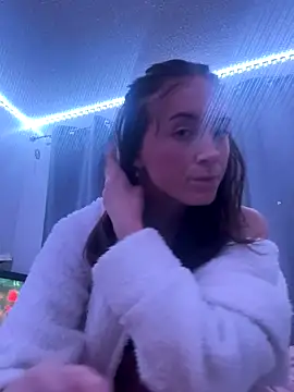 Snapshot of Lottieincluded chatting on 09-23-25, 04:59 Lottieincluded online show from 09-23-25, 04:59