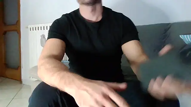 giovan2020 online show from 11-08-25, 04:51