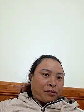 xuxulovezz online show from 12-19-25, 01:29