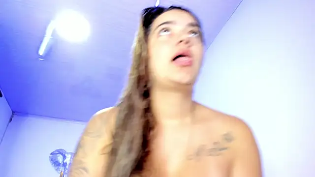 Snapshot of sofia_salie chatting on 10-16-25, 01:01 sofia salie online show from 10-16-25, 01:01