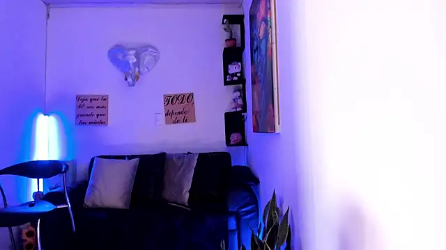 Snapshot of sofia_salie chatting on 10-28-25, 12:09 sofia salie online show from 10-28-25, 12:09