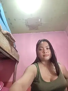 Snapshot of radiantbloom chatting on 01-07-26, 01:52 radiantbloom online show from 01-07-26, 01:52