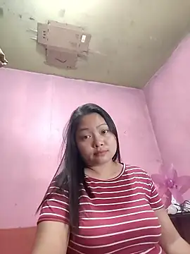 Snapshot of radiantbloom chatting on 01-12-26, 01:38 radiantbloom online show from 01-12-26, 01:38