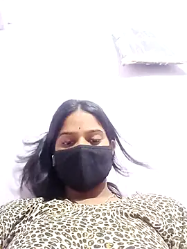 Snapshot of ROSHNI-744 chatting on 09-28-25, 07:08 ROSHNI-744 online show from 09-28-25, 07:08