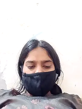 Snapshot of ROSHNI-744 chatting on 10-28-25, 04:42 ROSHNI-744 online show from 10-28-25, 04:42