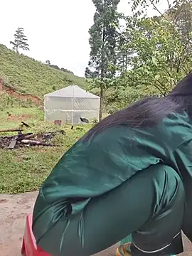 Helen-Tran online show from 10-26-25, 01:33