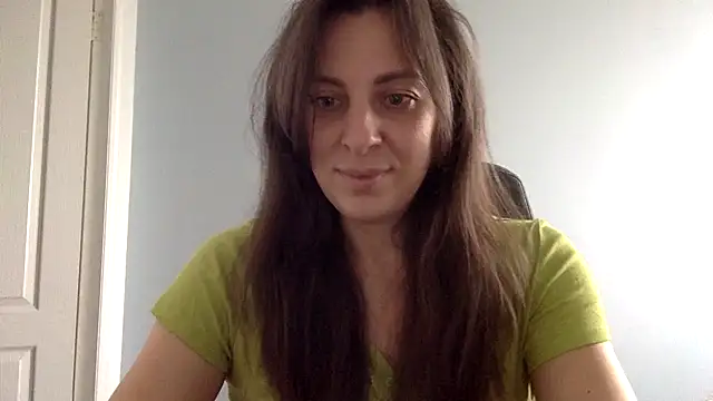 Snapshot of Myronell chatting on 10-10-25, 09:30 Myronell online show from 10-10-25, 09:30