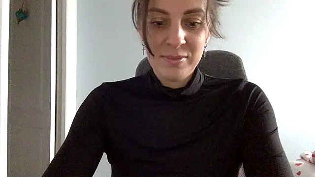 Snapshot of Myronell chatting on 10-11-25, 10:58 Myronell online show from 10-11-25, 10:58