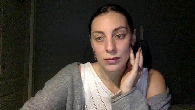 Snapshot of Myronell chatting on 11-11-25, 05:02 Myronell online show from 11-11-25, 05:02