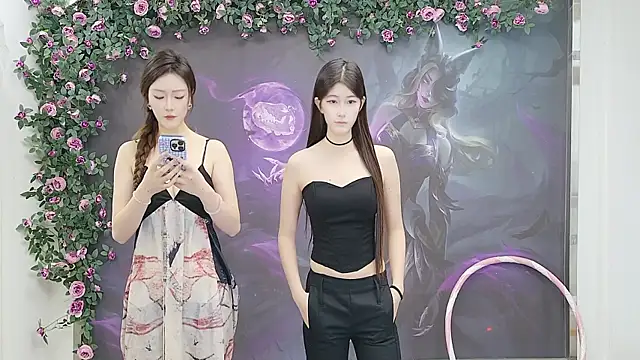 Snapshot of DogdogSM chatting on 10-29-25, 02:58 DogdogSM online show from 10-29-25, 02:58