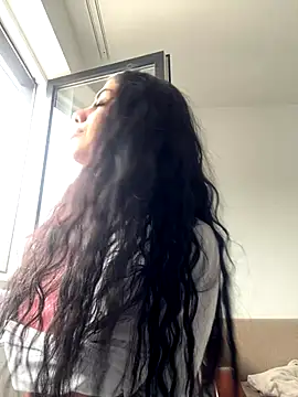 AylinHazellx online show from 10-12-25, 12:04