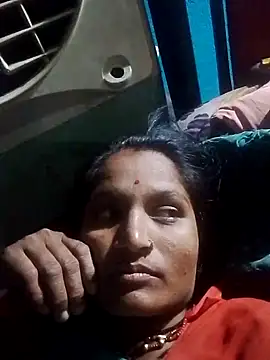 Snapshot of Pooja6060 chatting on 10-26-25, 03:40 Pooja6060 online show from 10-26-25, 03:40