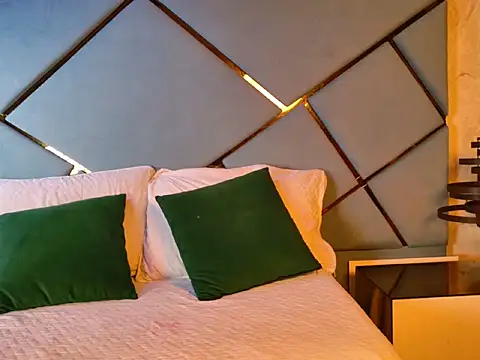 Cloe sm online show from 09-27-25, 11:37