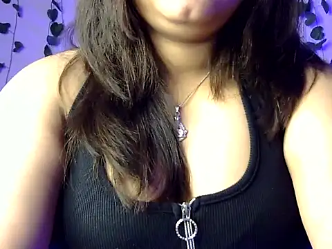 Snapshot of Aaliya02 chatting on 11-18-25, 09:08 Aaliya02 online show from 11-18-25, 09:08