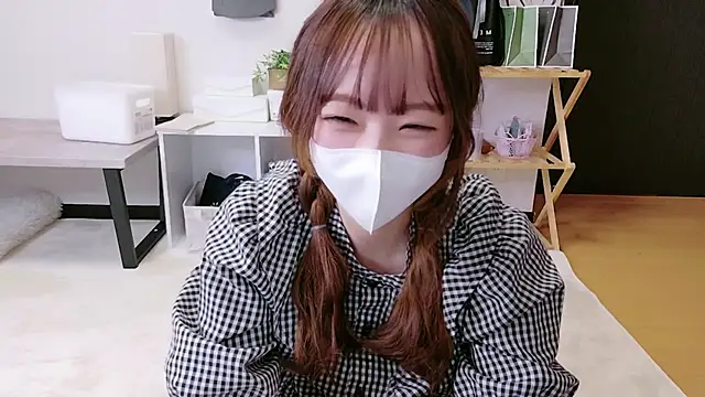 saku sakura  online show from 10-28-25, 12:52