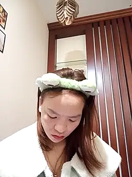 Snapshot of ___Dorry02___ chatting on 12-17-25, 06:19 Dorry02 online show from 12-17-25, 06:19