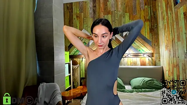 Elliizabeth online show from 09-26-25, 05:44