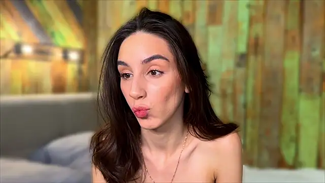 Elliizabeth online show from 10-25-25, 07:05