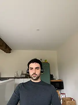 Snapshot of eauminerale chatting on 02-13-26, 01:07 eauminerale online show from 02-13-26, 01:07