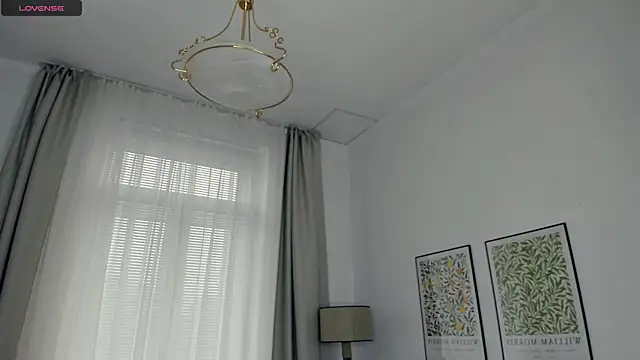 LaureMestler online show from 10-24-25, 07:49