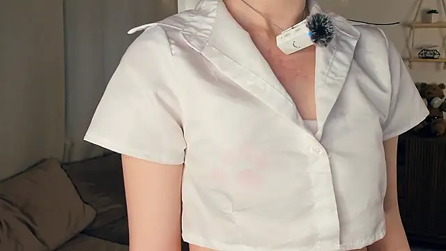 LaureMestler online show from 03-12-26, 08:09