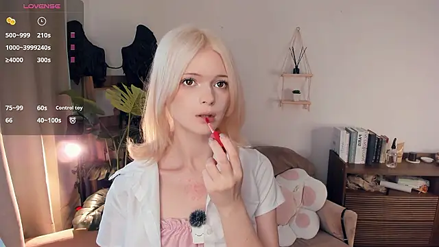 LaureMestler online show from 03-26-26, 08:42