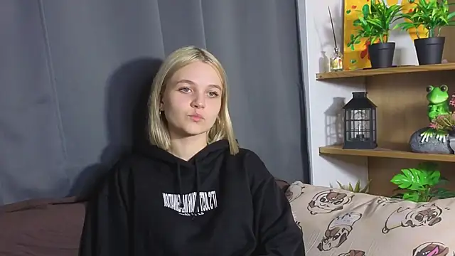 KelleDomin online show from 10-02-25, 06:48