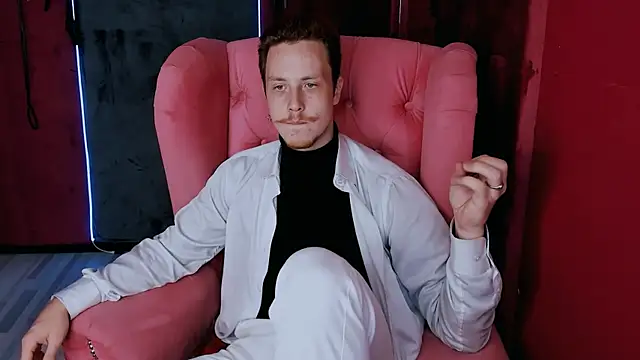 LeoMooree online show from 10-24-25, 08:49