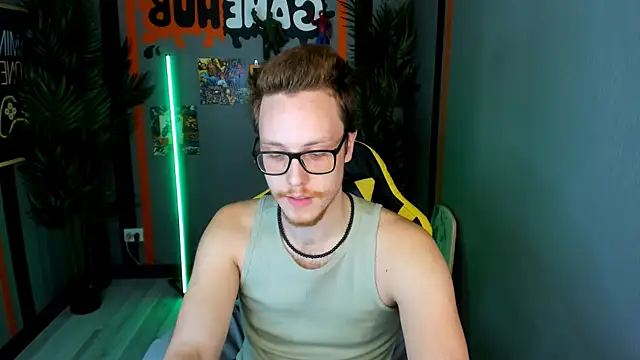 LeoMooree online show from 11-14-25, 03:49