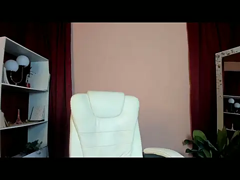 Snapshot of Zarasolei chatting on 09-22-25, 11:40 Zarasolei online show from 09-22-25, 11:40