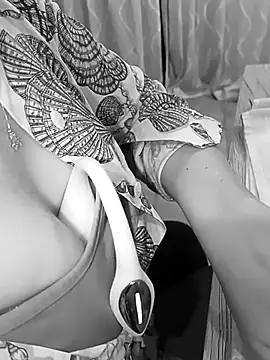 Snapshot of prismia chatting on 10-12-25, 06:29 prismia online show from 10-12-25, 06:29