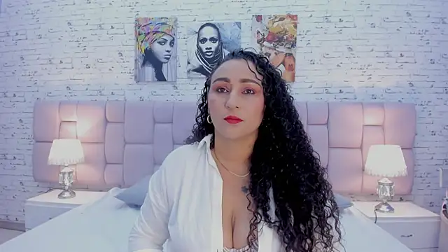 VaniaRose online show from 10-08-25, 01:09