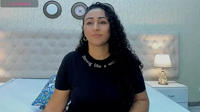 VaniaRose online show from 10-29-25, 01:02