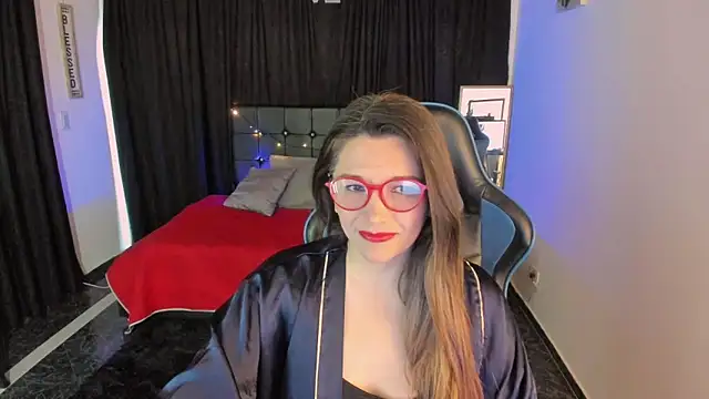 Snapshot of Hanna_MA chatting on 10-15-25, 02:28 Hanna MA online show from 10-15-25, 02:28