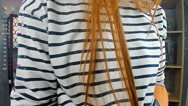 Snapshot of ElenoreReth chatting on 10-29-25, 01:19 ElenoreReth online show from 10-29-25, 01:19