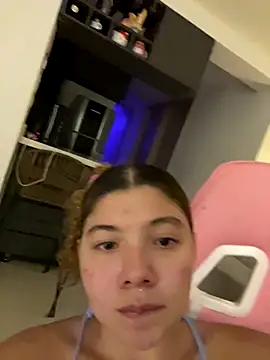 Snapshot of Gaby_002 chatting on 12-16-25, 05:01 Gaby 002 online show from 12-16-25, 05:01