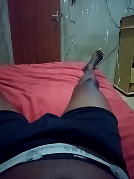pauuuzudooo9 online show from 10-02-25, 04:03